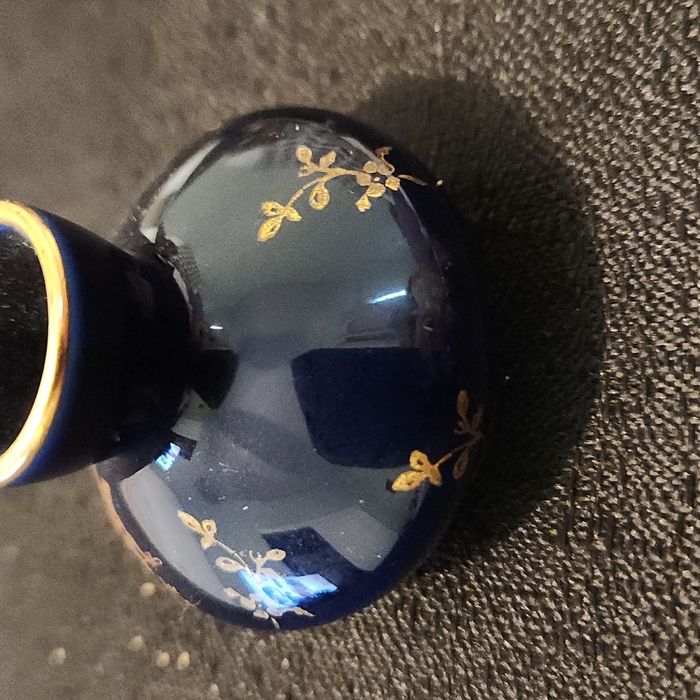 VINTAGE LIMOGES COBALT BLUE "THE COURTSHIP" MINIATURE VASE. "6" - Picture 5 of 5